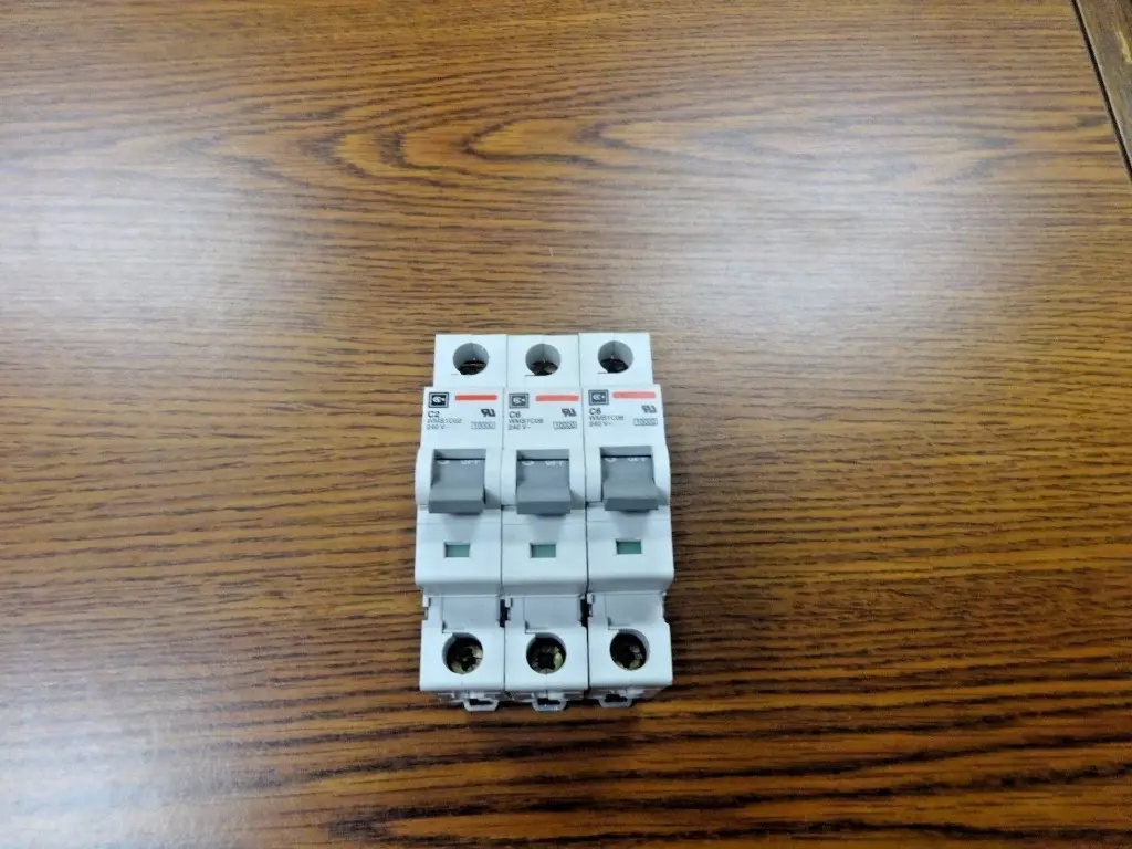 EATONCUTLER HAMMER C2WMS1C02 (1PC) & C6WMS1C06 (2PCS)-SKU#: 200 102C 