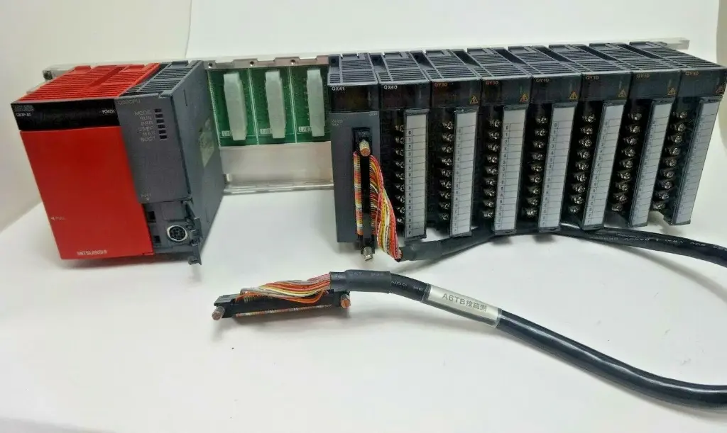 MITSUBISHI MELSEC Q61P-A1 PLC PROCESSOR W/Q02CPU, QX41, QX40, QY10 (6PCS)-SKU 200 237