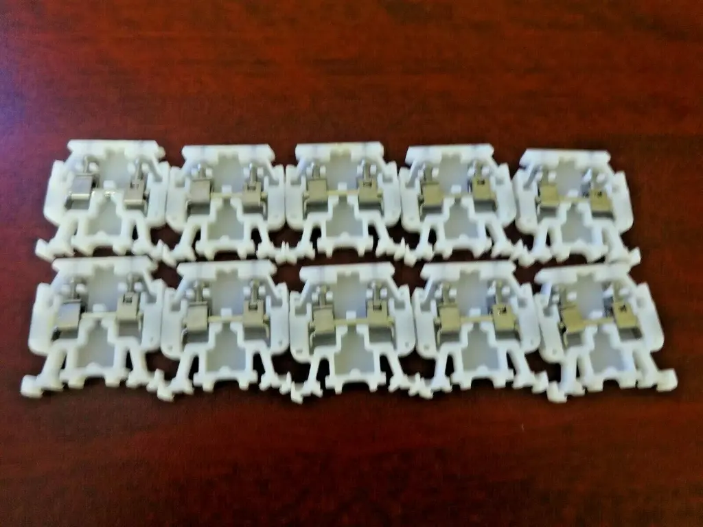  ALLEN BRADLEY #1492-HM1 TERMINAL BLOCK (WHITE) (LOT OF 20)-SKU 200 217C