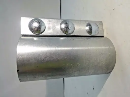 LOT OF 5 COMPRESSION COUPLING 2.5" X 6", BLACK GASKET, 3-BOLT, WITH PROTECTOR SKU 000 047B